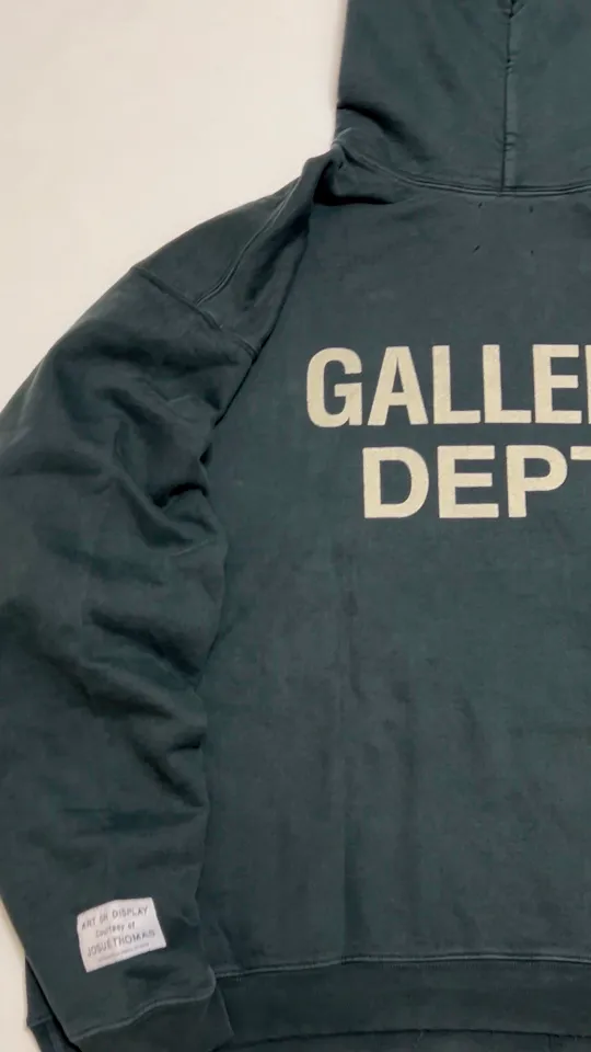 GALLERY DEPT. 90'S GD LOGO HOODIE 90's retro destruction English hoodie blue and black S-XL ⚠️Note: The color of this style should be green and black, not black! Requires custom weaving and dyeing. 500g high weight sweatshirt fabric. Fleece treatment on the inside. Overall wide and comfortable. Loose fit. Trendy and fashionable. Consistent with the original. Discharge printing process. Consistent with the original hang tag. Hanging grain with G LOGO.